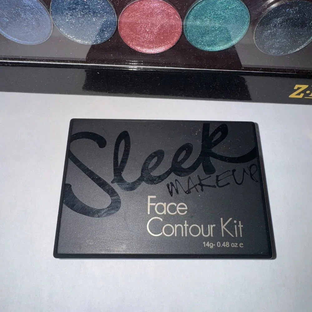 Sleek Contour Kit in Dark